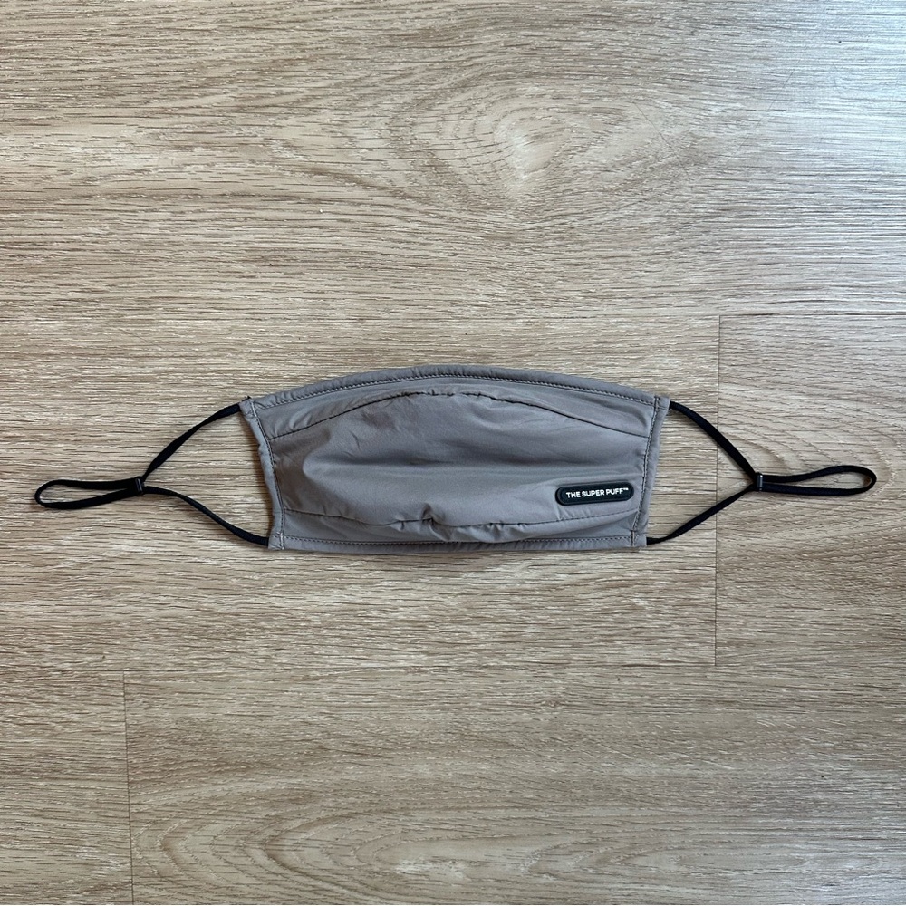 Aritzia TNA The Super Puff Face Mask